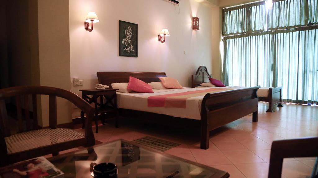 Sanmira Renaissance Hotel Unawatuna Room photo