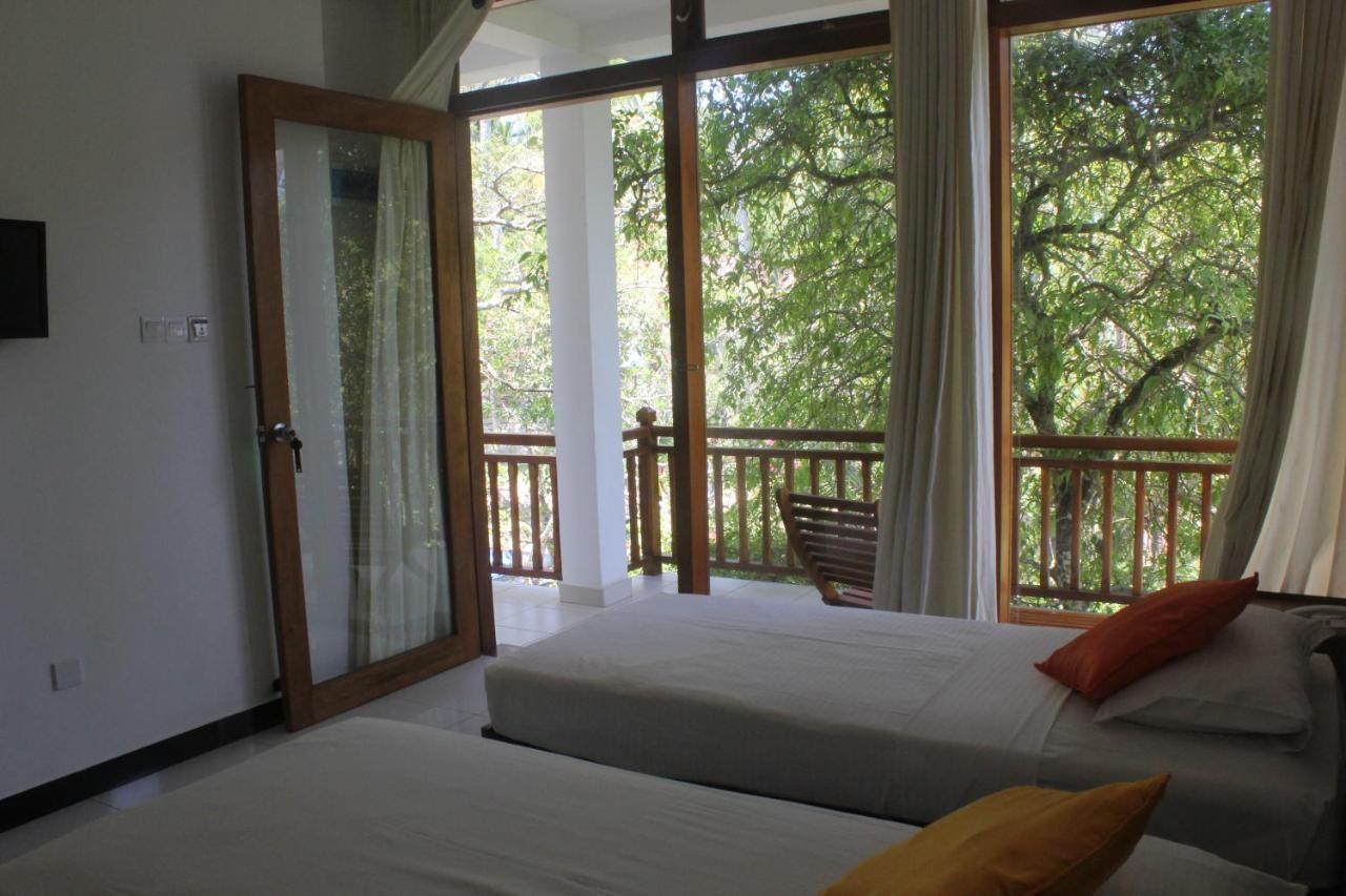 Sanmira Renaissance Hotel Unawatuna Room photo